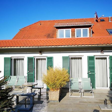 Aparthotel "Goldener Hahn Apartments" Bad Waltersdorf Exterior photo