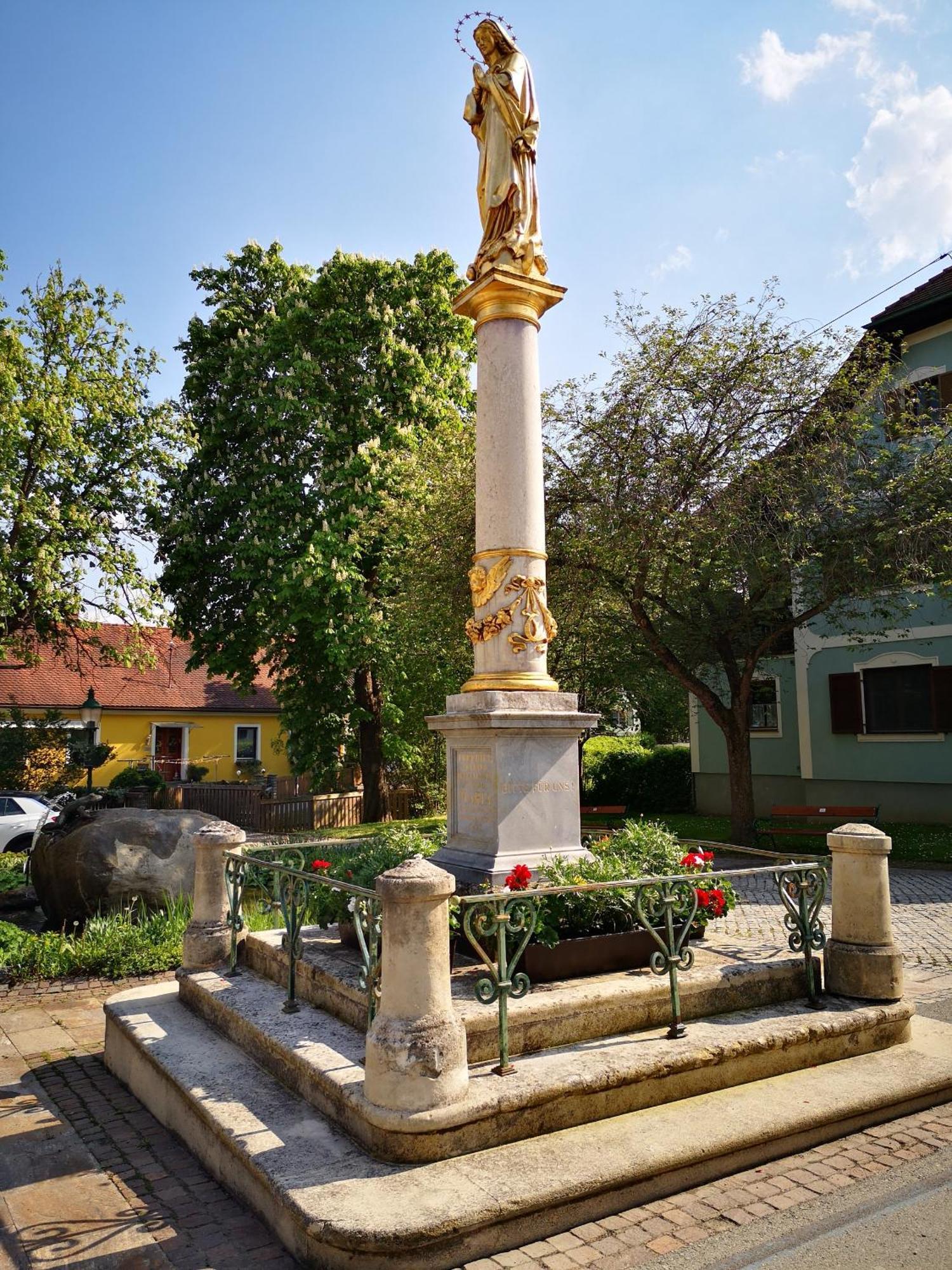 Aparthotel "Goldener Hahn Apartments" Bad Waltersdorf Exterior photo